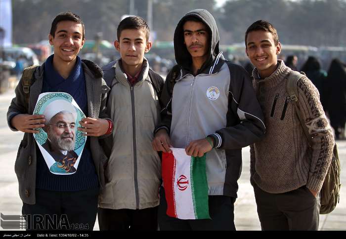 دانش آموزان امروز به جای «مدرسه»، به «استقبال رئیس جمهور» رفتند؟