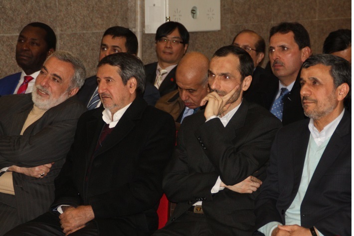 احمدی نژاد و بقایی