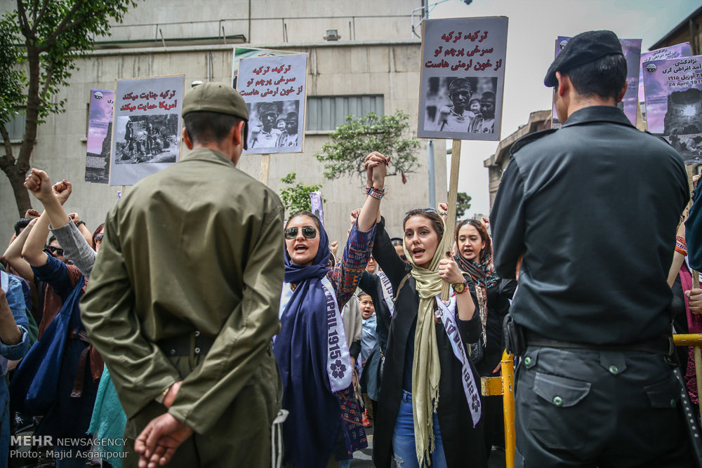 عکس:: حاشیه‌های راهپیمایی امروز ارامنه تهران