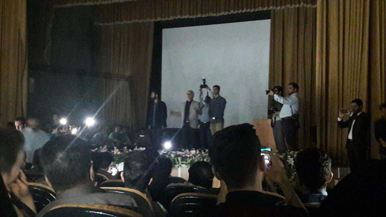 نیمه کاره ماندن سخنرانی حسن عباسی در دانشگاه اصفهان +عکس