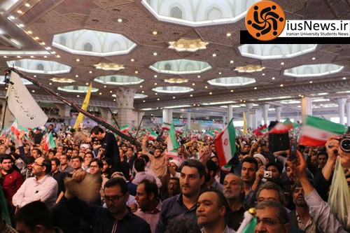 جمعیت 300 هزار نفری در مصلای تهران 