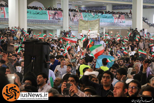 جمعیت 300 هزار نفری در مصلای تهران 