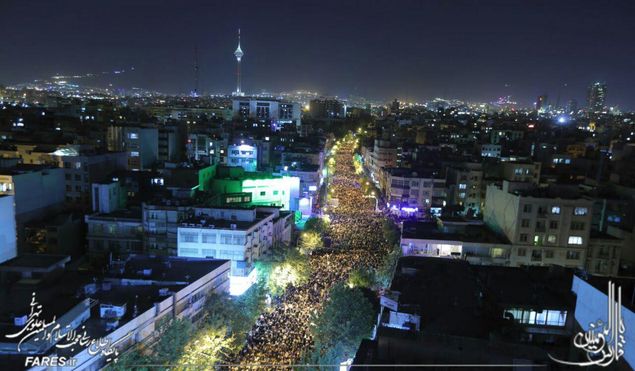 عکسی زیبا از مراسم شب قدر در تهران
