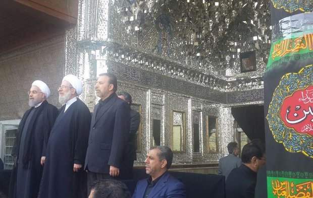 روحانی در جمع عزاداران حسینی +عکس