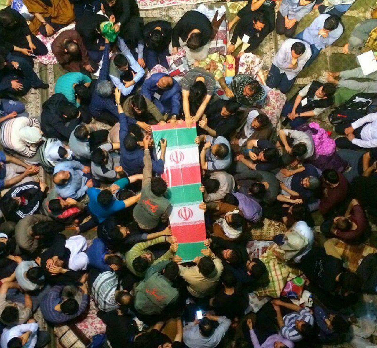 نشییع شهید گمنام در حاشیه مراسم اعتکاف دانشگاه تهران