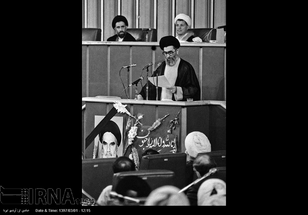 تصاویر دیده نشده قرائت وصیت نامه امام خمینی(ره)