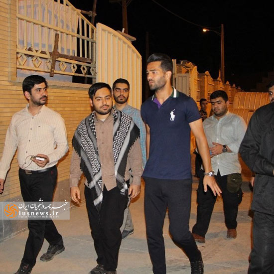 حضور مسعود شجاعی در بین جهادگران بسیج دانشجویی اهواز