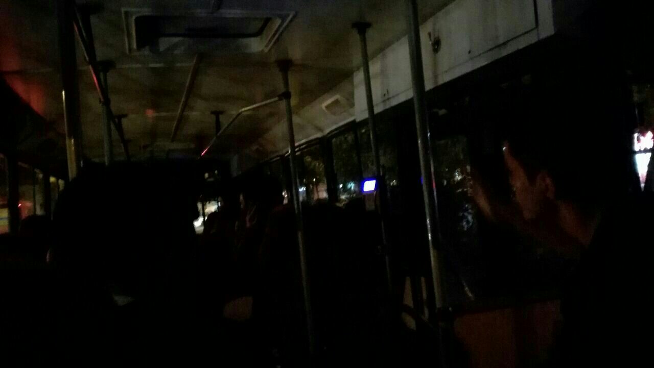 زندانی کردن دانشجویان دانشگاه سهند در اتوبوس +عکس