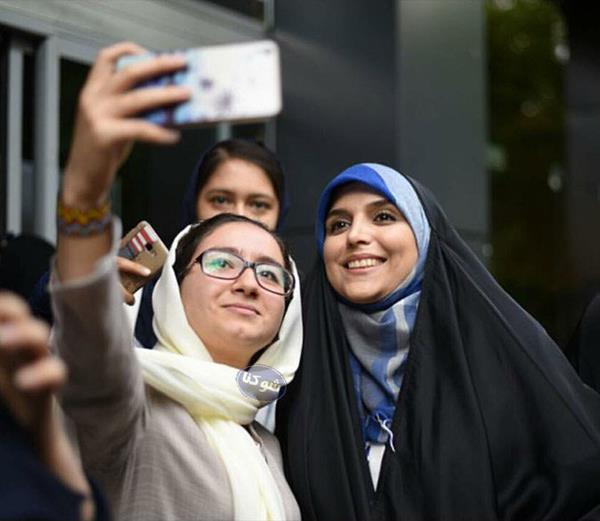 سلبریتیهایی که از بیان ساده جملات هم عاجز هستند/ مخالف انحصاری کردن فعالیتهای هنری هستم