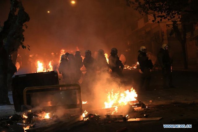 آغاز اعتراضات سراسری در یونان +عکس