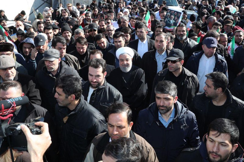 حضور حسن روحانی در راهپیمایی تهران +عکس