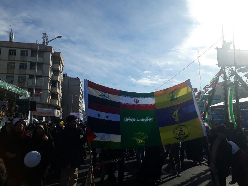 عکسی جالب در راهپیمایی ۲۲ بهمن تهران
