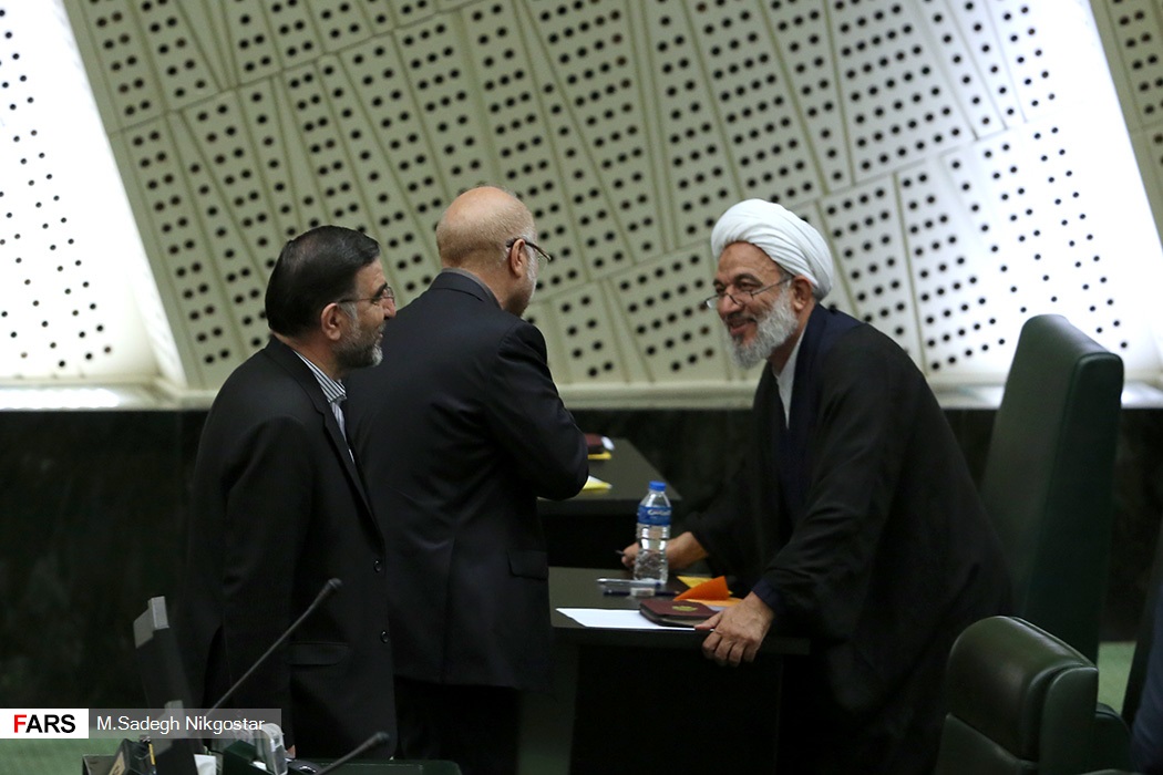 خوش و بش قالیباف با آقاتهرانی در مجلس +عکس
