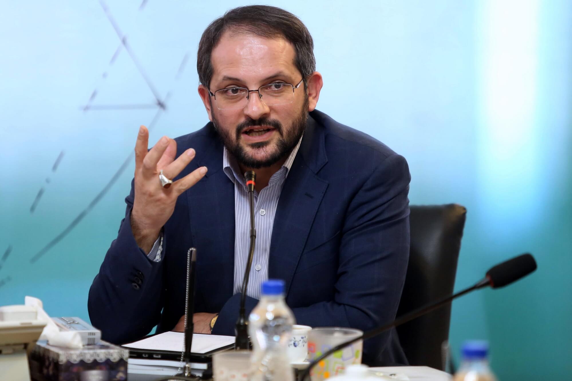 فرزاد جهانبین، سرپرست معاونت فرهنگی و دانشجویی دانشگاه آزاد شد