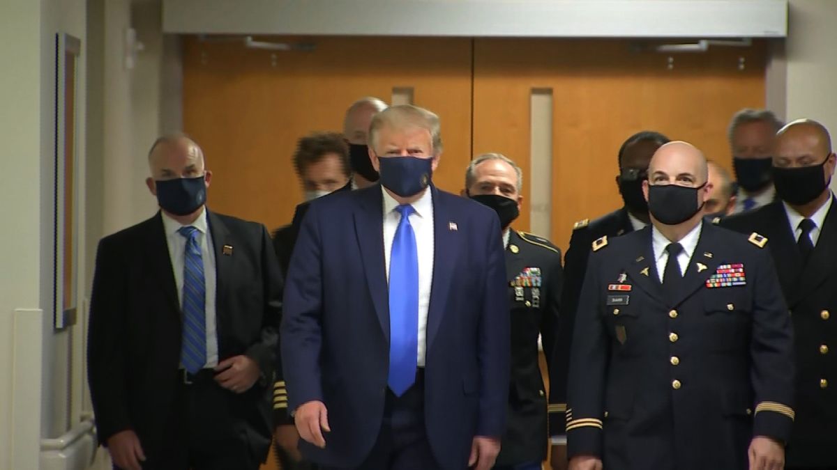 ترامپ بالاخره به زدن ماسک تن داد!
