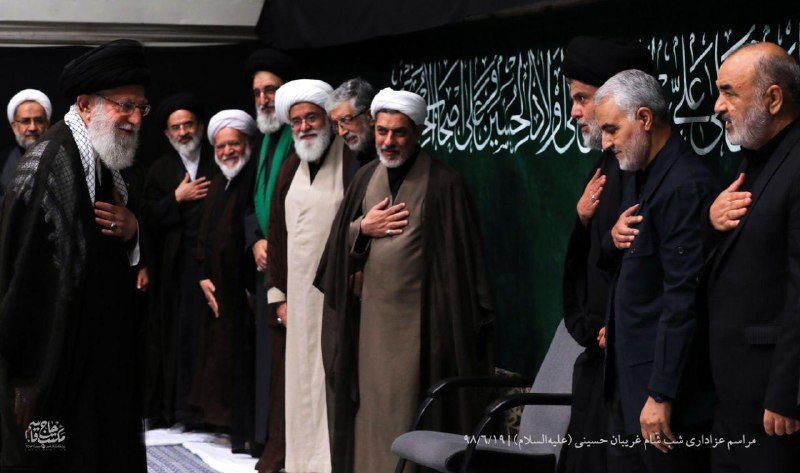 آخرین تصویر حضور سردار سلیمانی در مراسم عزاداری در بیت رهبری