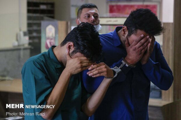 سرقت مسلحانه منزل تحت عنوان مأمور کرونا