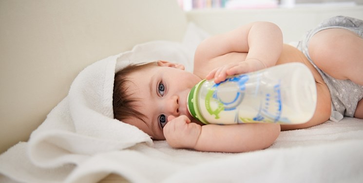 بطری‌های شیر نوزادان میلیون‌ها ذره میکروپلاستیک را منتشر می‌کنند