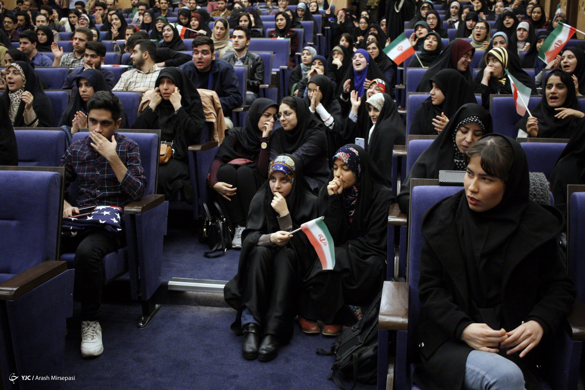 معضلات دانشجویان دختر در دانشگاه و جامعه