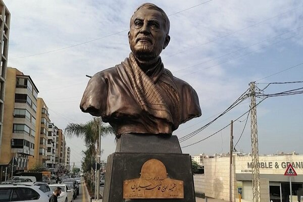 رونمایی از تندیس یادبود سردار سلیمانی در جنوب لبنان