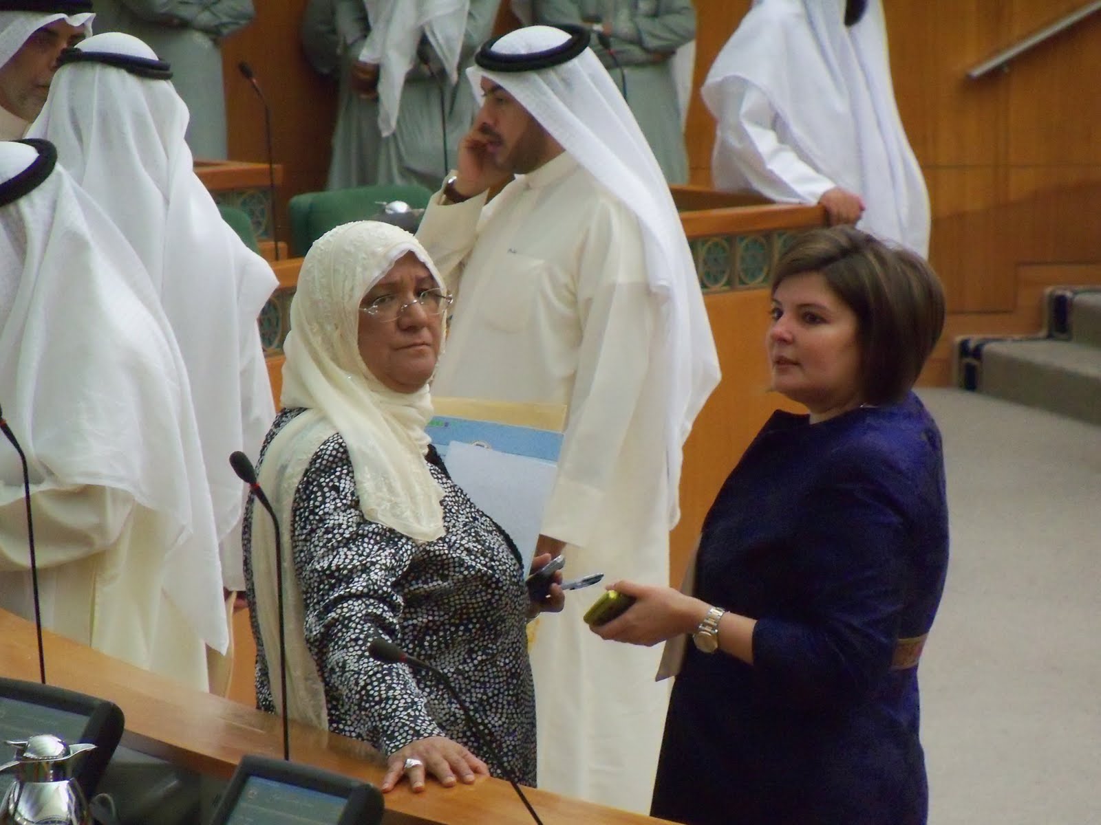 قوانینی که باعث افزایش حضور زنان در پارلمان فرانسه شد/ از اوج تا افول حضور زنان در پارلمان کویت