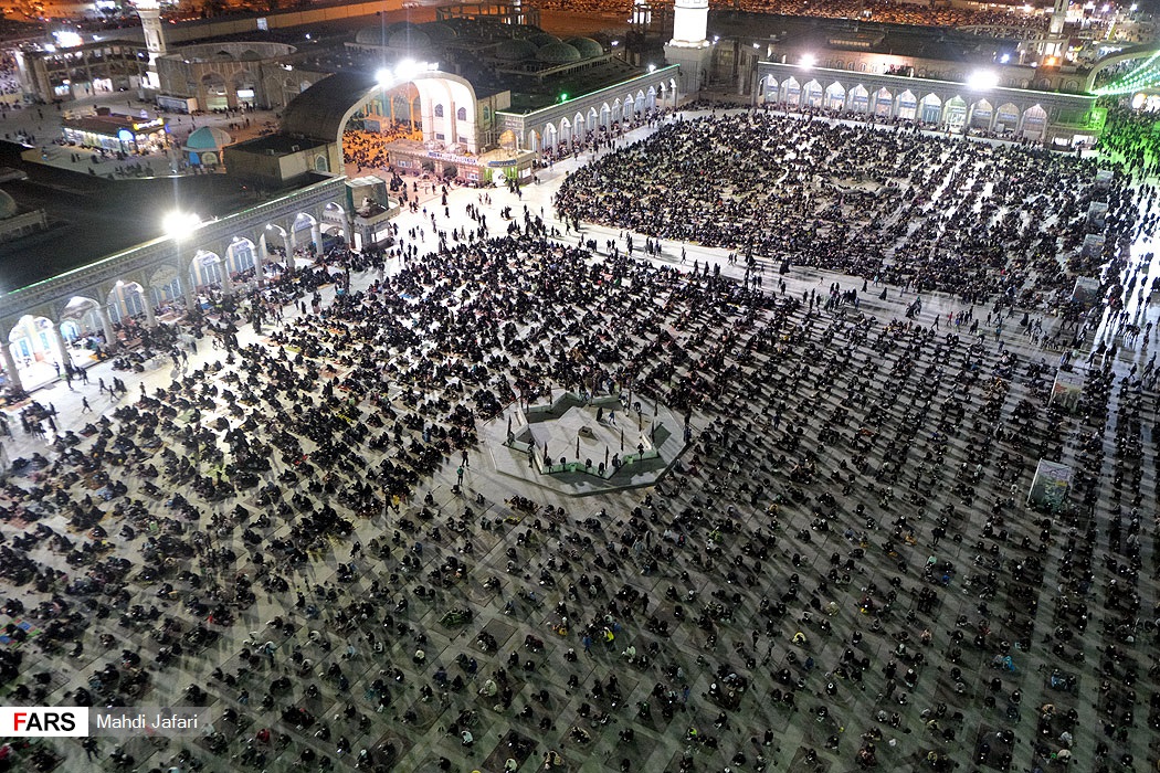 تصویری زیبا از احیا شب بیست و یکم ماه مبارک رمضان در مسجد جمکران