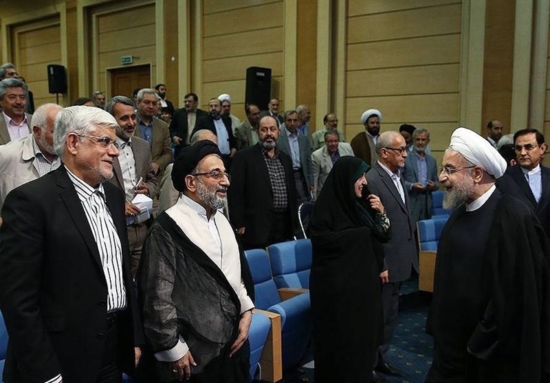 فاصله‌گذاری سیاسی اصلاح‌طلبان با دولت روحانی/ دوگانه جهانگیری-لاریجانی و سردرگمی کارگزارانی‌ها