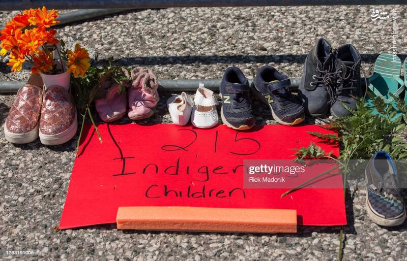 یادبود متفاوت جسد ۲۱۵ کودک بومی کانادایی + عکس