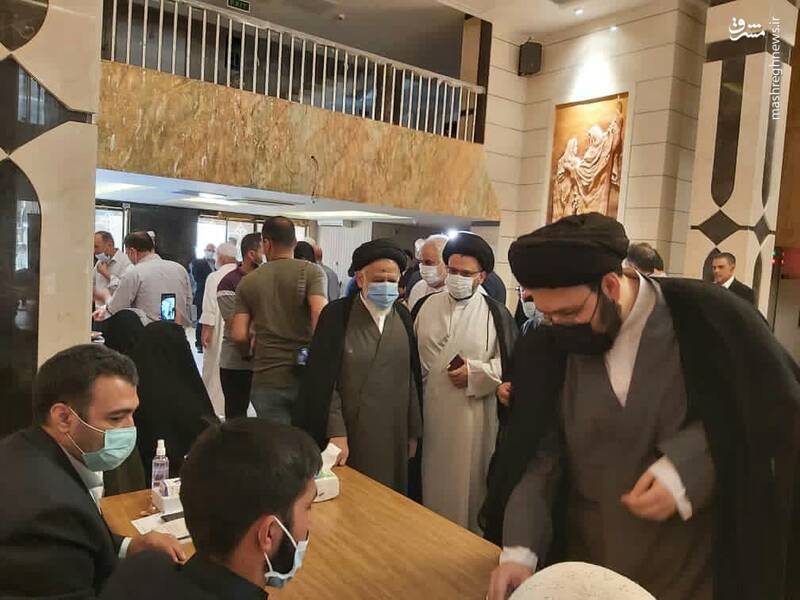 نوه امام خمینی در نجف اشرف رای داد