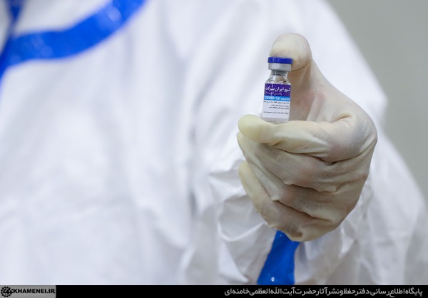 تصاویر دریافت نوبت دوم واکسن ایرانی توسط رهبر انقلاب