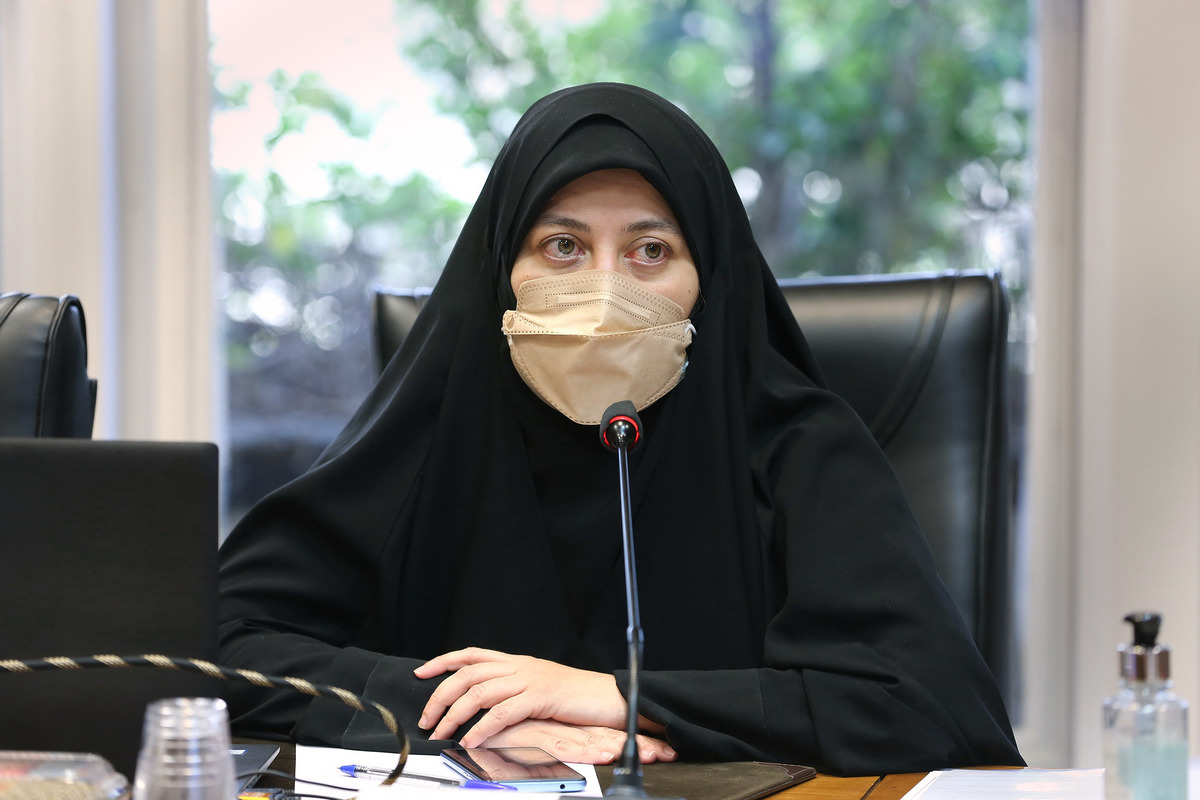 «الهام یاوری» تنها زن حاضر در دیدار هیئت دولت با رهبری/ نگاهی به زندگی و کارنامه سیاسی-اجرایی