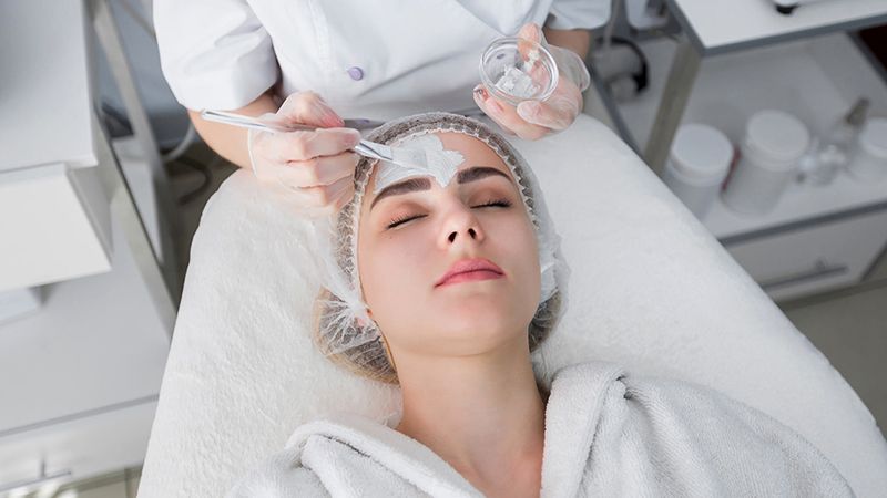 بهترین کلینیک زیبایی در کرج چه ویژگی دارد؟