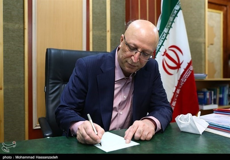 با حکم وزیر علوم رسول جلیلی سرپرست دانشگاه صنعتی شریف شد