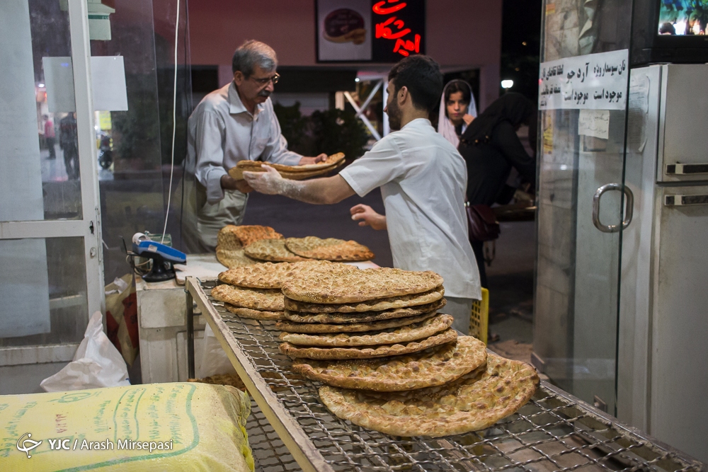  قیمت‌های اعلامی شهر تهران نیز پیش از این در کارگروه گندم، آرد و نان استان تهران مصوب شده و در حال اجراست و می‌بایست رعایت شود و هیچ گونه افزایشی نباید صورت گیرد.