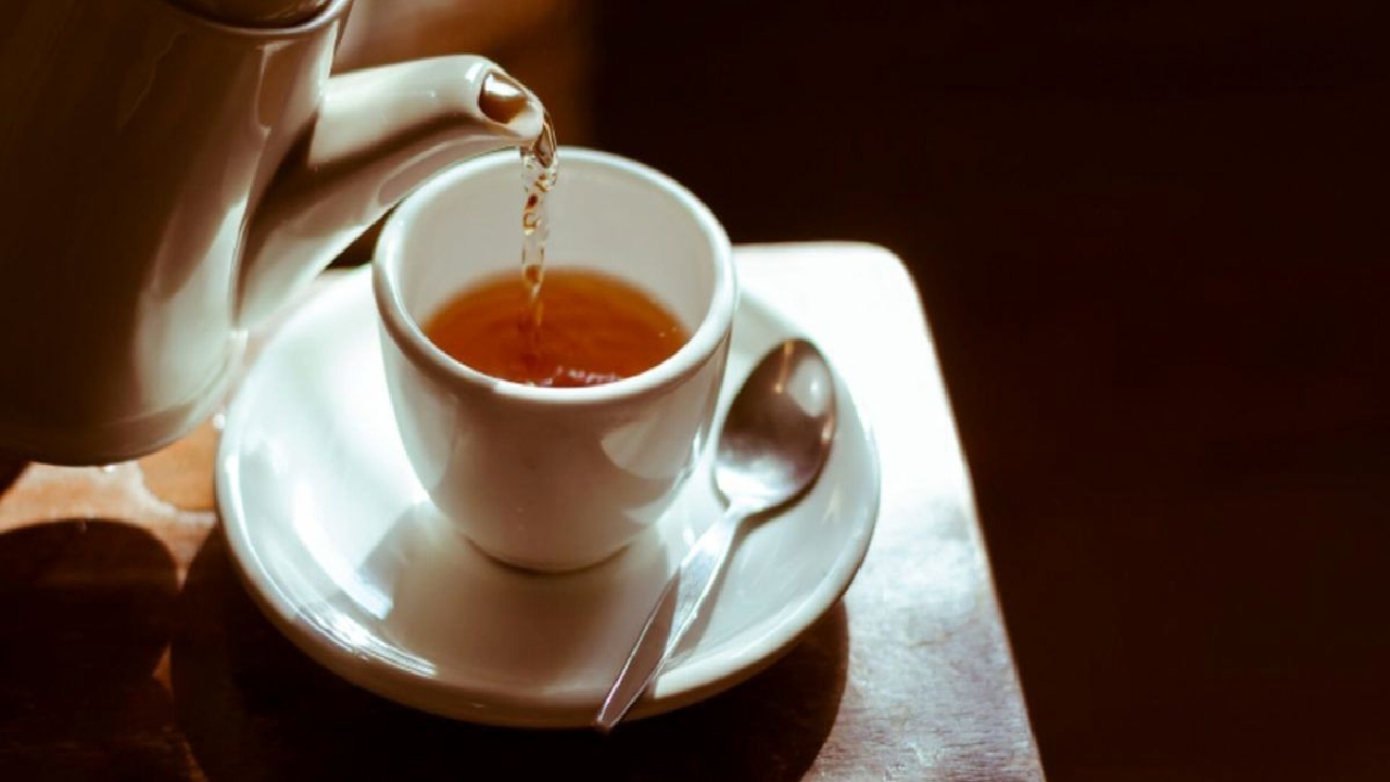 مضرات مصرف چای کهنه دم 