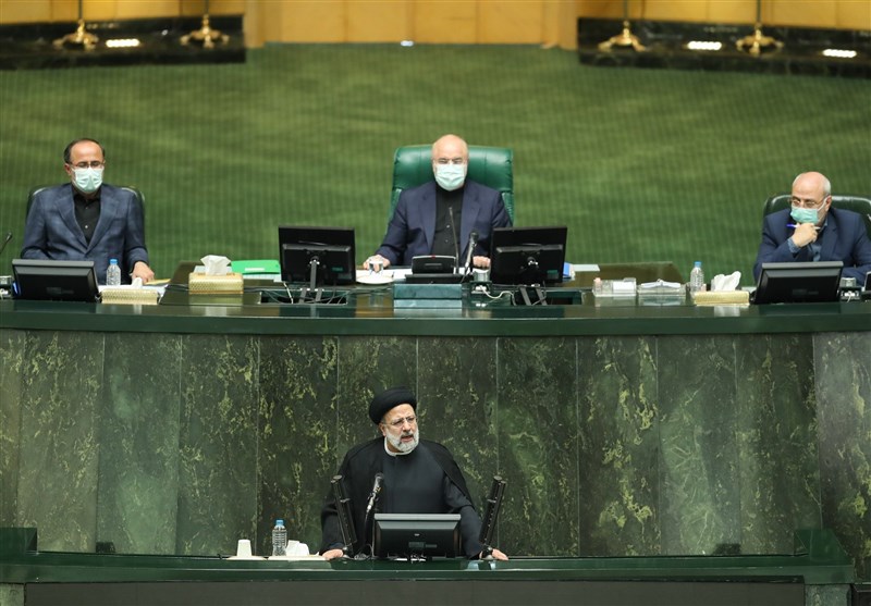 آغاز نشست مشترک مجلس و دولت با حضور رئیسی