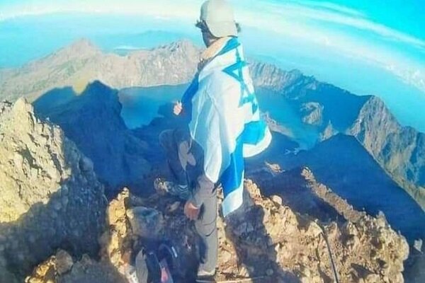 برافراشتن پرچم رژیم صهیونیستی در جزیره «سقطری» امارات