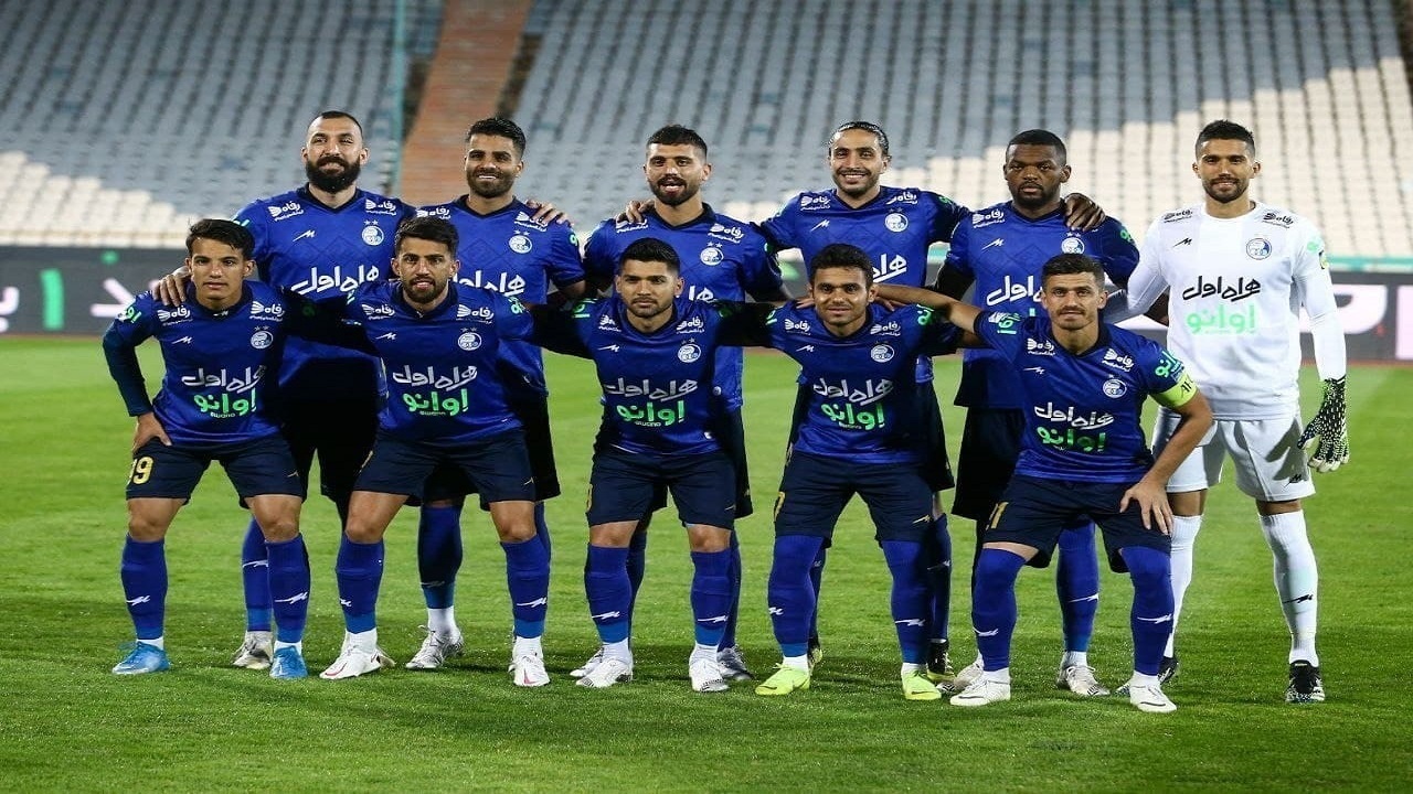 تکلیف دیدار استقلال و هوادار در هفته شانزدهم لیگ برتر فوتبال امشب مشخص خواهد شد.
