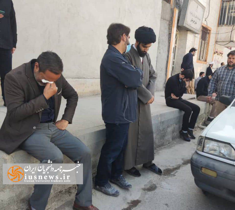 تجمع دانشجویان جلوی منزل حاج آقا شفیعی