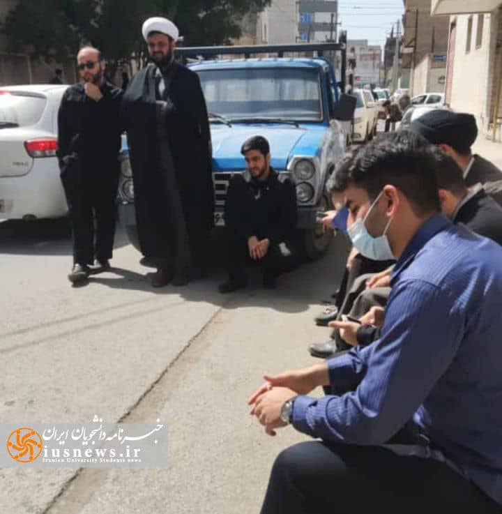 تجمع دانشجویان جلوی منزل حاج آقا شفیعی