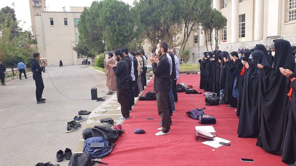 عزاداری دانشجویان دانشگاه علوم پزشکی تهران به مناسبت هفتمین روز شهادت شهدای حادثه تروریستی شیراز