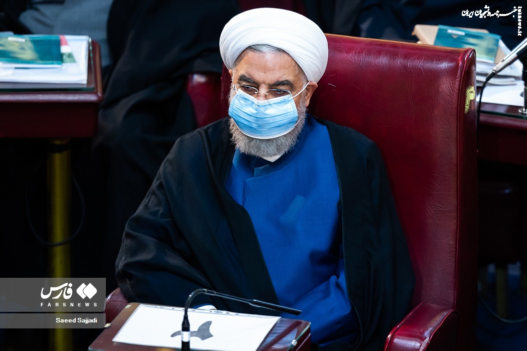 نگاه معنادار حسن روحانی در اجلاس  امروز مجلس خبرگان/ مخاطب این نگاه کیست؟ +عکس