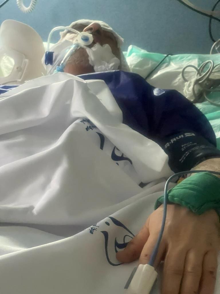 تصویری تلخ از وزیر ورزش در بیمارستان/ شرایط سخت سجادی بعد از سقوط هلیکوپتر