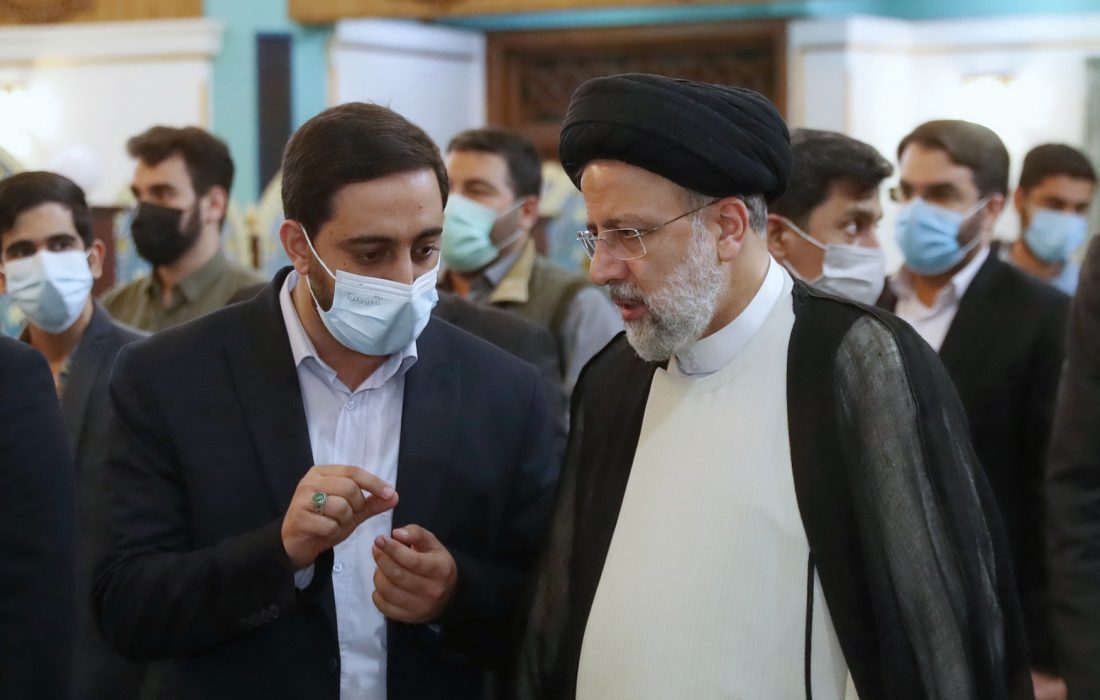 با رفتن مخبر زمینه تحول در تیم اقتصادی فراهم می‌شود