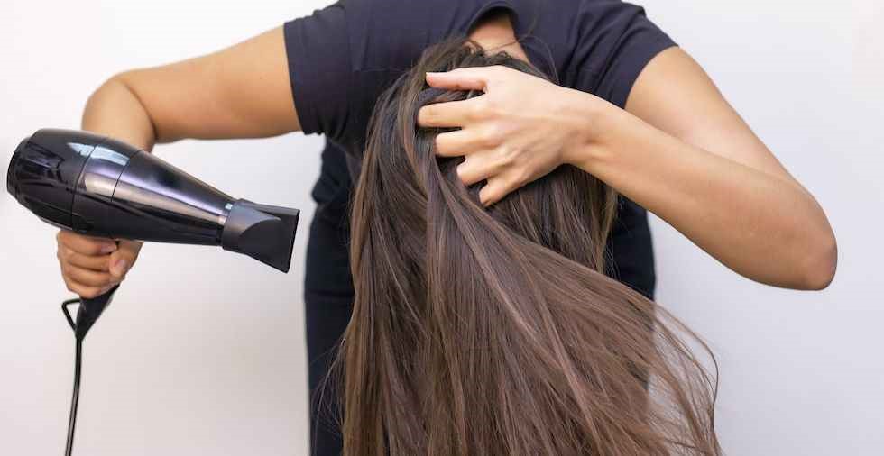 بهترین روش ها برای خشک کردن موها بعد از حمام