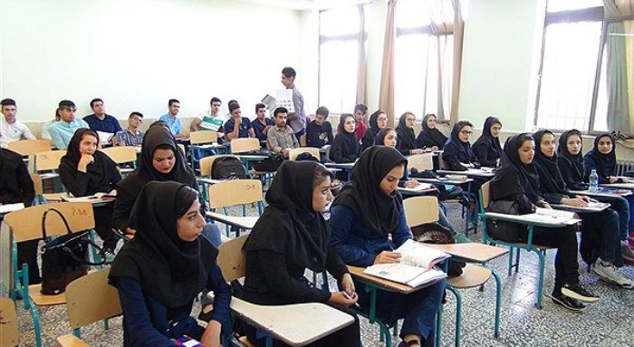 کمک به تبلیغ بی‌حجابی در دانشگاه تهران/ کمک اساتید به ترویج بی‌حیایی در یک همایش