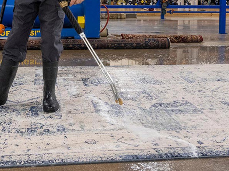 قالیشویی‌های معتبر از چه موادی جهت شستشوی فرش استفاده می‌کنند؟