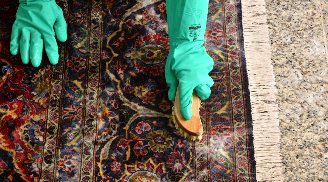 شست و شوی فرش دستباف با شامپو فرش