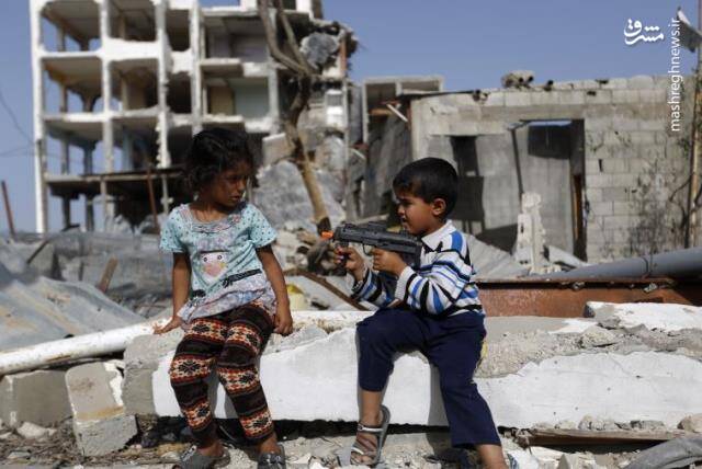  عکس/ زندگی فرشته‌ها در میان آوار