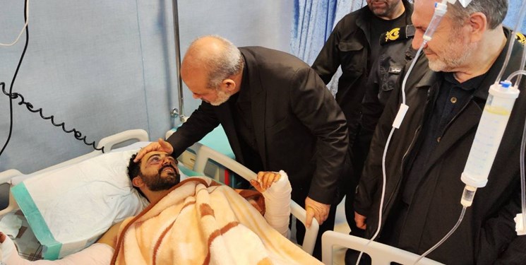  عیادت وزیر کشور از مجروحین حادثه تروریستی راسک+تصاویر 